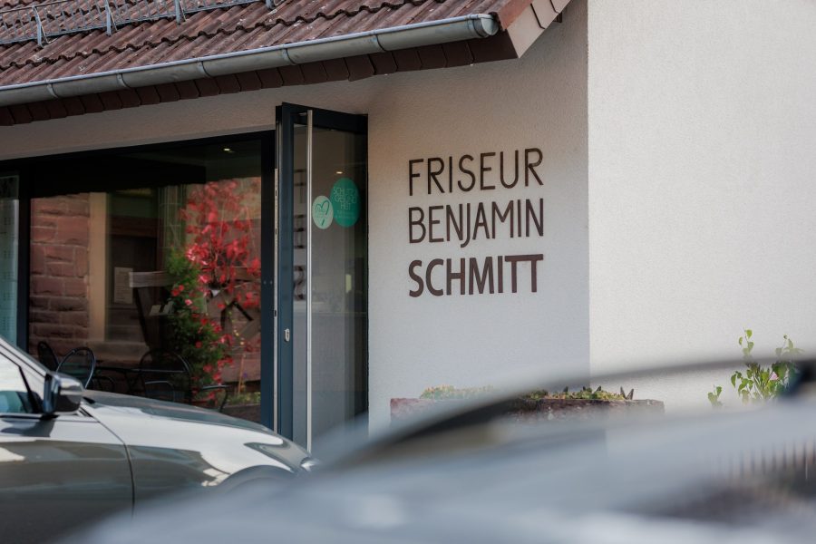 Friseur Benjamin Schmitt, Reichartshausen Getting Ready: Der Friseursalon am Morgen der Hochzeit – Friseur Benjamin Schmitt, Reichartshausen